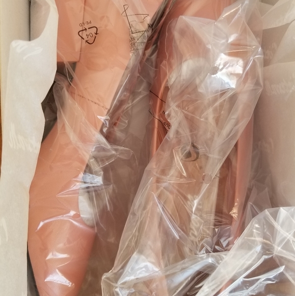 Pink Heels - Picture 7 of 7